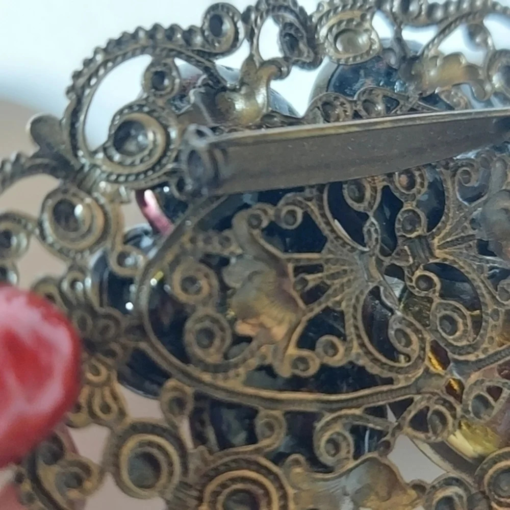 Steampunk Brooch Perfect for your funky outfits - Picture 5 of 9